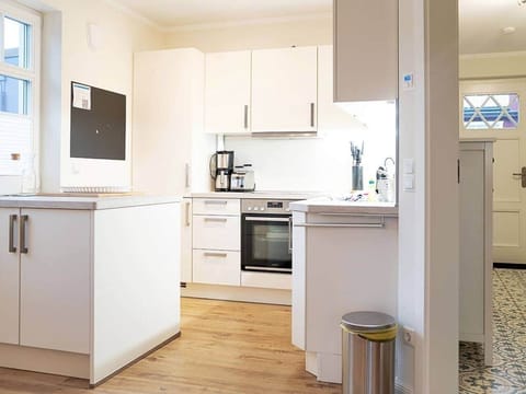 9054348c ebb3 4d88 ae75 1e74b088a7e2