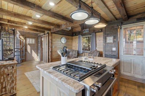 7d4c94d4-18b8-4279-bf54-369c3aa5e189