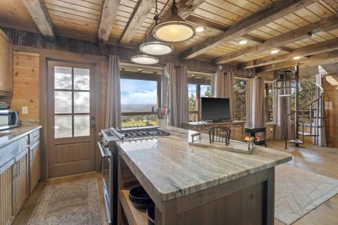 c1bdea64-f167-4f1a-aee3-785440e4ce89