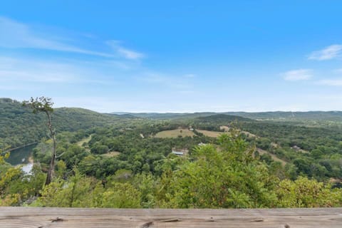 c8b7c157-ab66-4a33-87d0-f73afa7e09a6