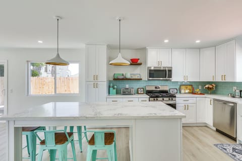 Kitchen | Cooking Basics | Island Seating