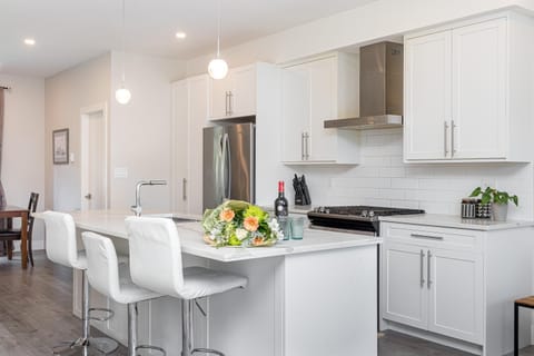 Gorgeous kitchen set up