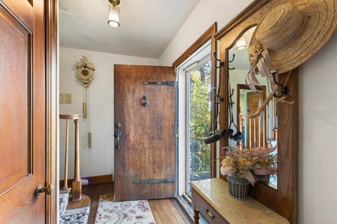 136 web or mls IMG 2044