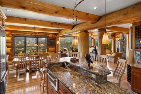 Large Modern Kitchen