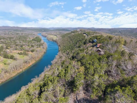 5cbf4cd0-886c-4f3a-8d2d-d1c4cf955618