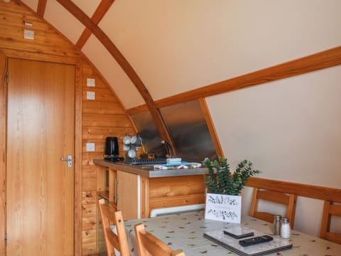 Open plan living space | Shepherd&rsquo;s Rest - Lower Larkworthy Farm, Holsworthy