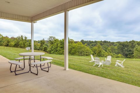 Corinth Vacation Rental | 4BR | 2.5BA | 2,300 Sq Ft | Step-Free Access