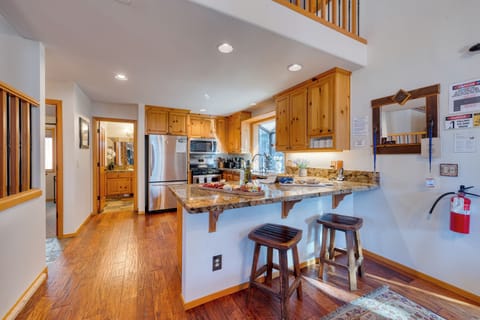 Enjoy casual dining at the kitchen counter.