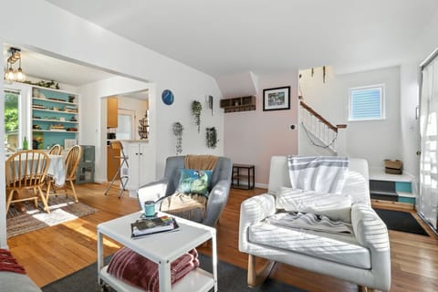 Home Decor, Architecture, Building, Furniture, Indoors