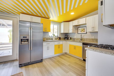 Kitchen | Oven | Microwave