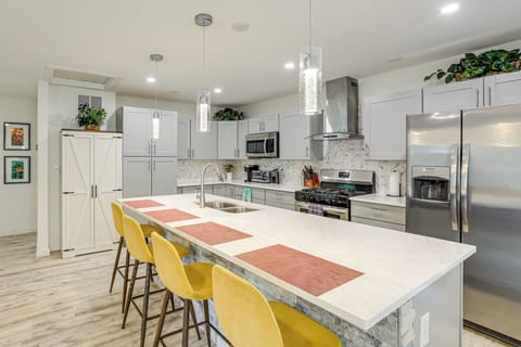 Kitchen | Keurig Coffee Maker | Dishwasher | Cooking Basics