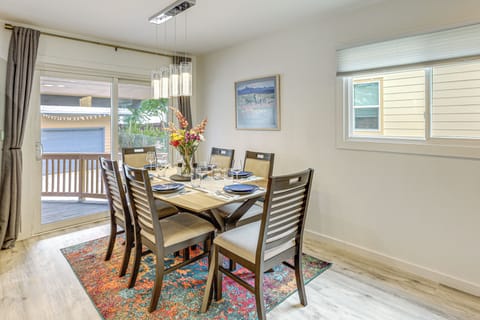 Dining Area | Single-Story Home | Main-Level Unit | Central A/C & Heating