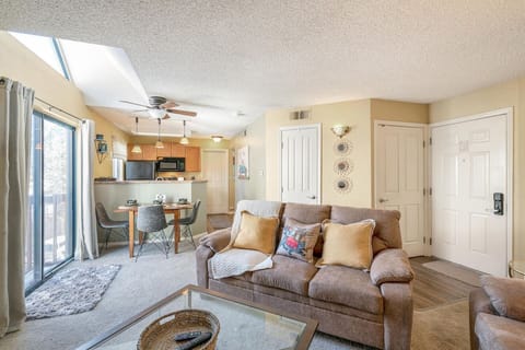 A relaxing 3-seaters sofa!