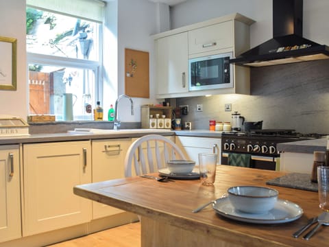 Kitchen | Hillside Cottage, Glossop