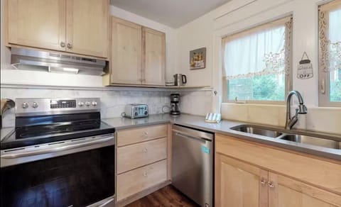 Kitchen - Drip Coffee Maker