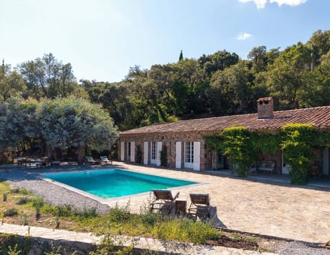 Charming house with swimming pool in La garde-Freinet