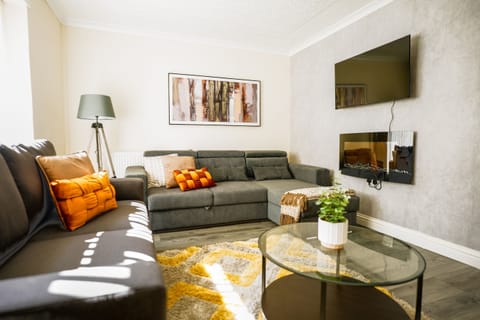 Living Room / Lounge