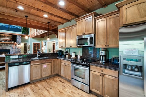 x-comingsoon!SmokySummitParadise_284511