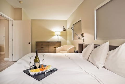 Unit with 1 King size bed