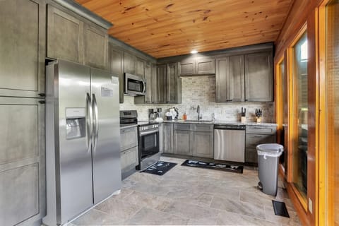 Cook up family favorites in a fully equipped kitchen ๐ฉโ๐ณ