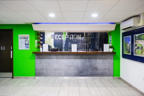 Entrance / Reception