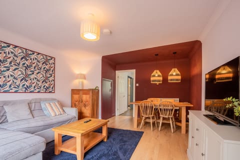 Living Room / Lounge