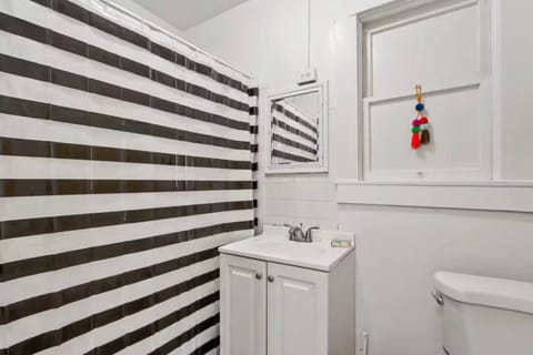 Bathroom vanity/Wash basin with cabinet