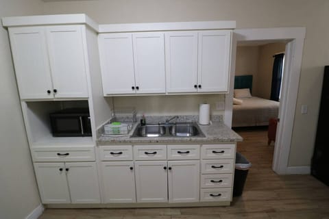 kitchen cabinet Microwave/sink