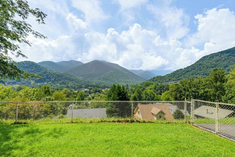 Fenced Backyard | Mountain Views