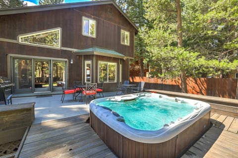 Awesome back deck with hot tub