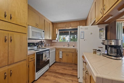 Cozy, functional kitchen with all the necessities needed to make delicious family meals