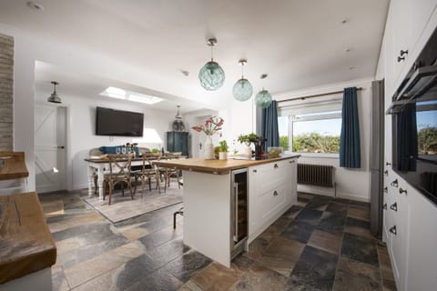Open plan kitchen and dining area