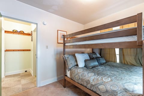 Full sized bunk bed - top bunk is not available for guest