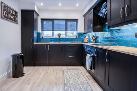 Wiston Street - 2 Bedroom Holiday Home - Pembroke (25168)