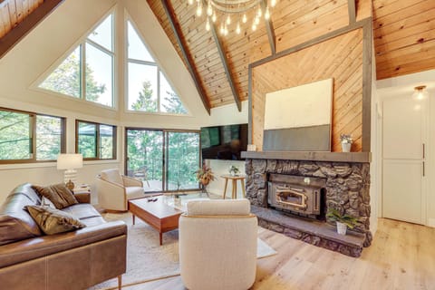 Lake Arrowhead Vacation Rental | 3BR | 3BA | Step-Free Access | 1,885 Sq Ft