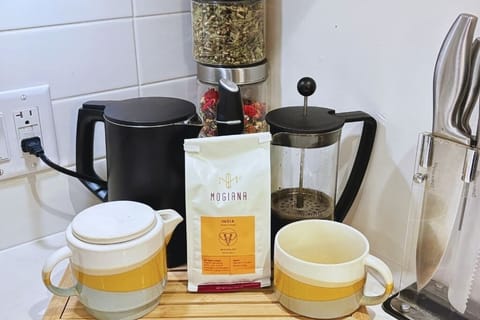 Electric kettle, coffee grinder, tea pot