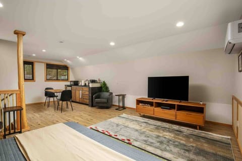 Welcome to Bamboo Haven. We hope we get to host you at this peaceful Milwaukie rental. Please reach out with any questions.