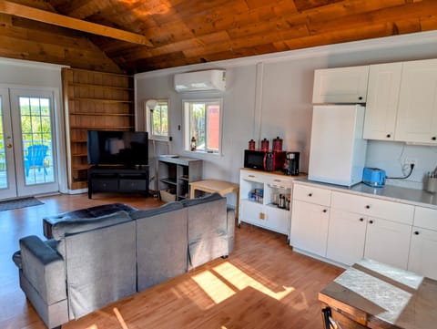 Cliff Haven Living Room