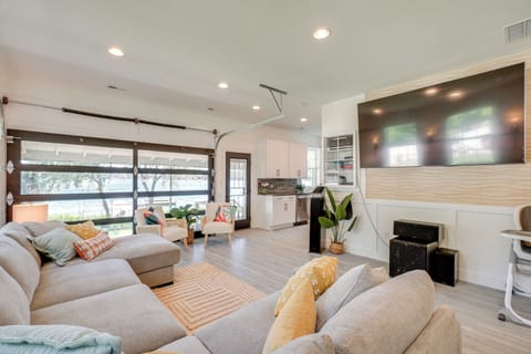 Interior | Single-Story Cabin | In-Unit Laundry