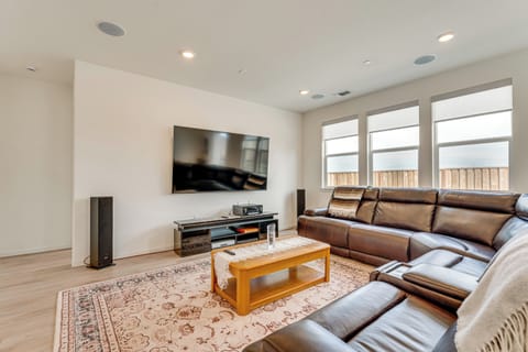 Hollister Vacation Rental | 3BR | 2BA | 1,960 Sq Ft | 2 Steps Required