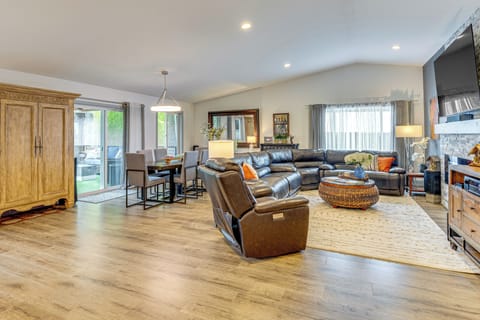 Living & Dining Area