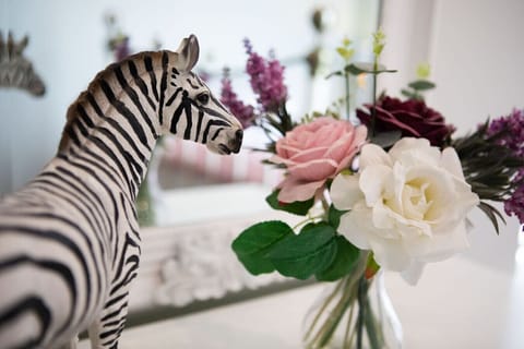 Artistic décor throughout the apartment