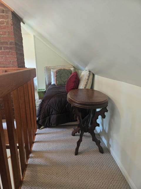 Twin bed #2 in the loft