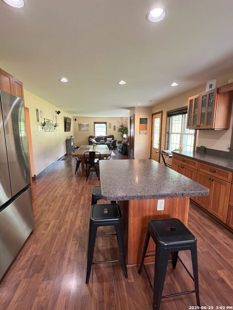 Island bar for prep or eating 