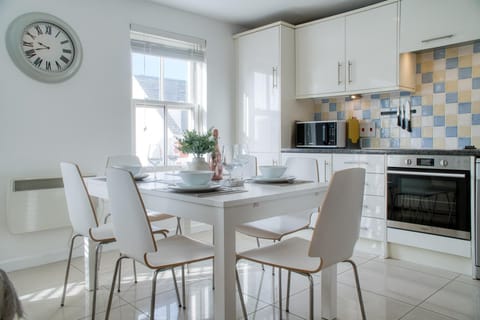 Windleshore - 2 Bedroom Apartment - Tenby (26581)