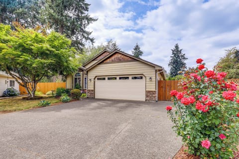 Vancouver Vacation Rental | 2BR | 2BA | 1 Step to Enter | 1,300 Sq Ft