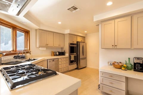 Main House - Kitchen