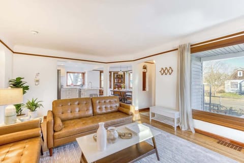 Spacious Living Room – Perfect for Movie Nights & Relaxation