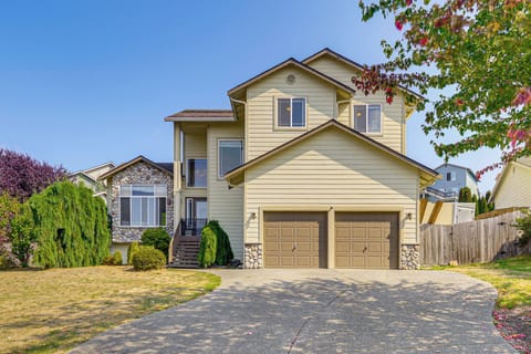 Marysville Vacation Rental | 3BR | 2.5BA | 1,900 Sq Ft | 10 Steps to Access