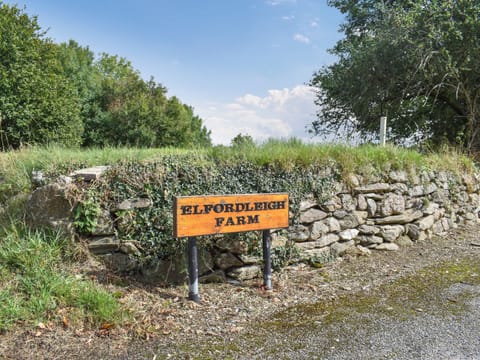 Surrounding area | The Granary House, Plympton